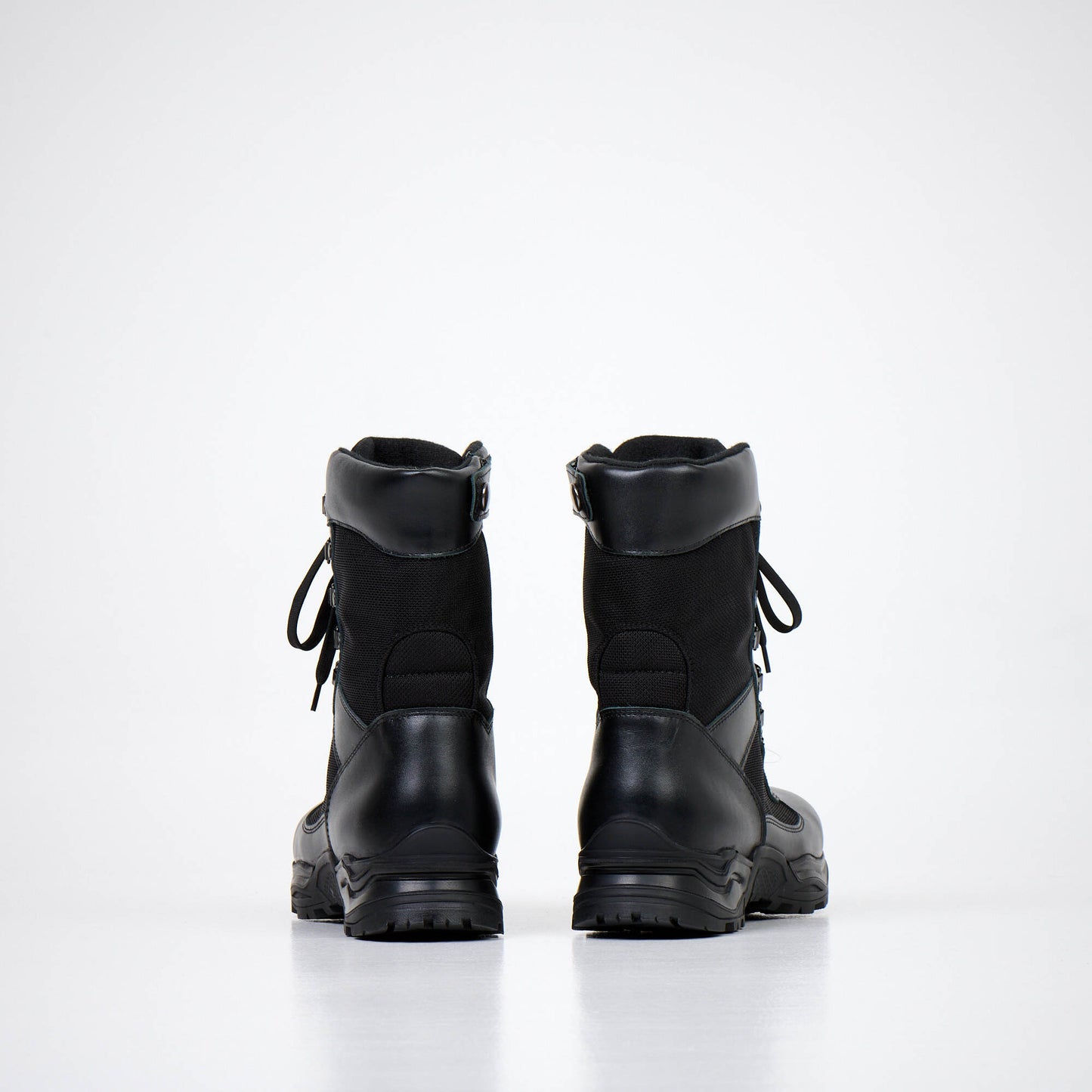 Samelin black desert boots with zipper featuring durable materials and stylish design