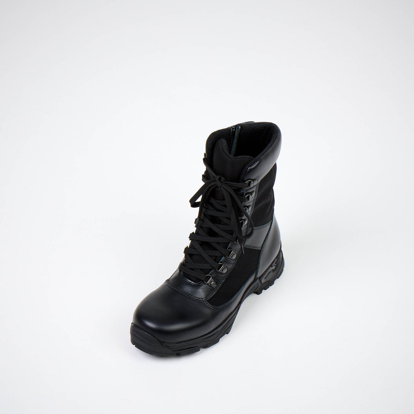 Samelin black desert boots with zipper designed for durability and comfort in rugged terrain