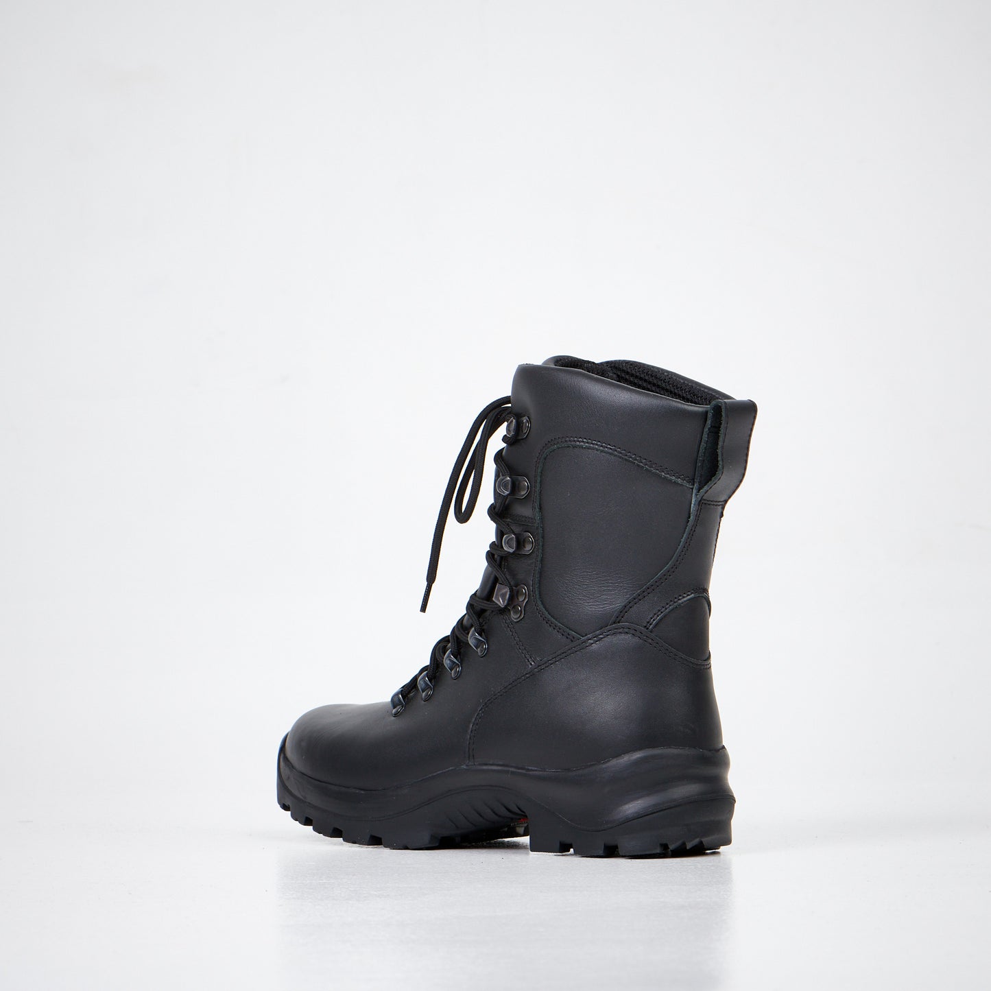 Samelin leisure waterproof boots in black with durable soles for outdoor activities