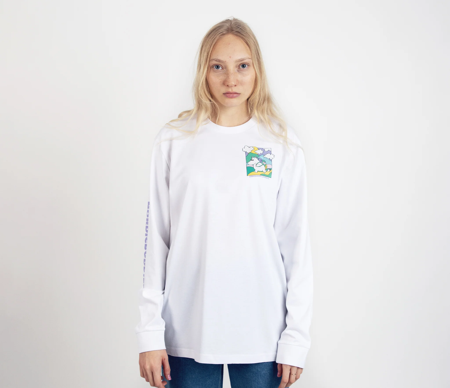Moomintroll adventure long sleeves t-shirt in white featuring a colorful design on the front