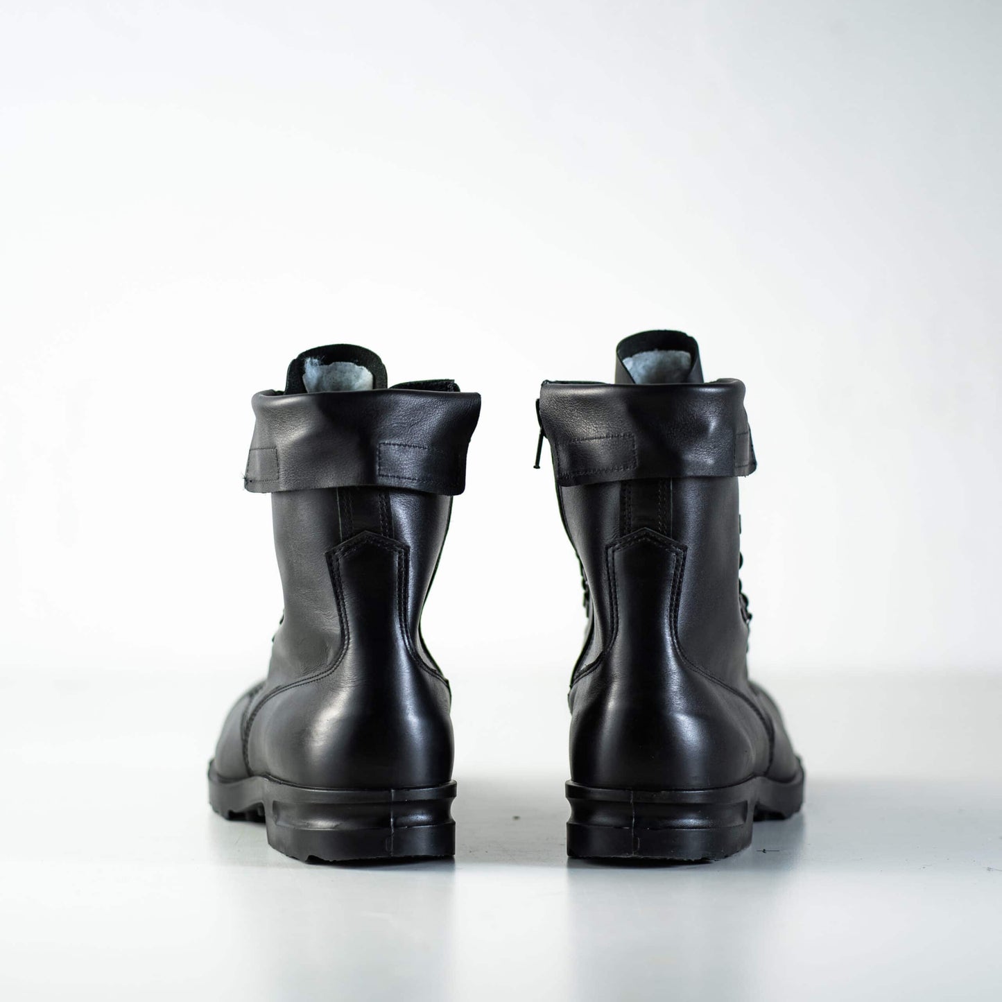 Samelin Pilots/Hawk Black Zipper Ankle Boots with Sturdy Design for Outdoor Adventures