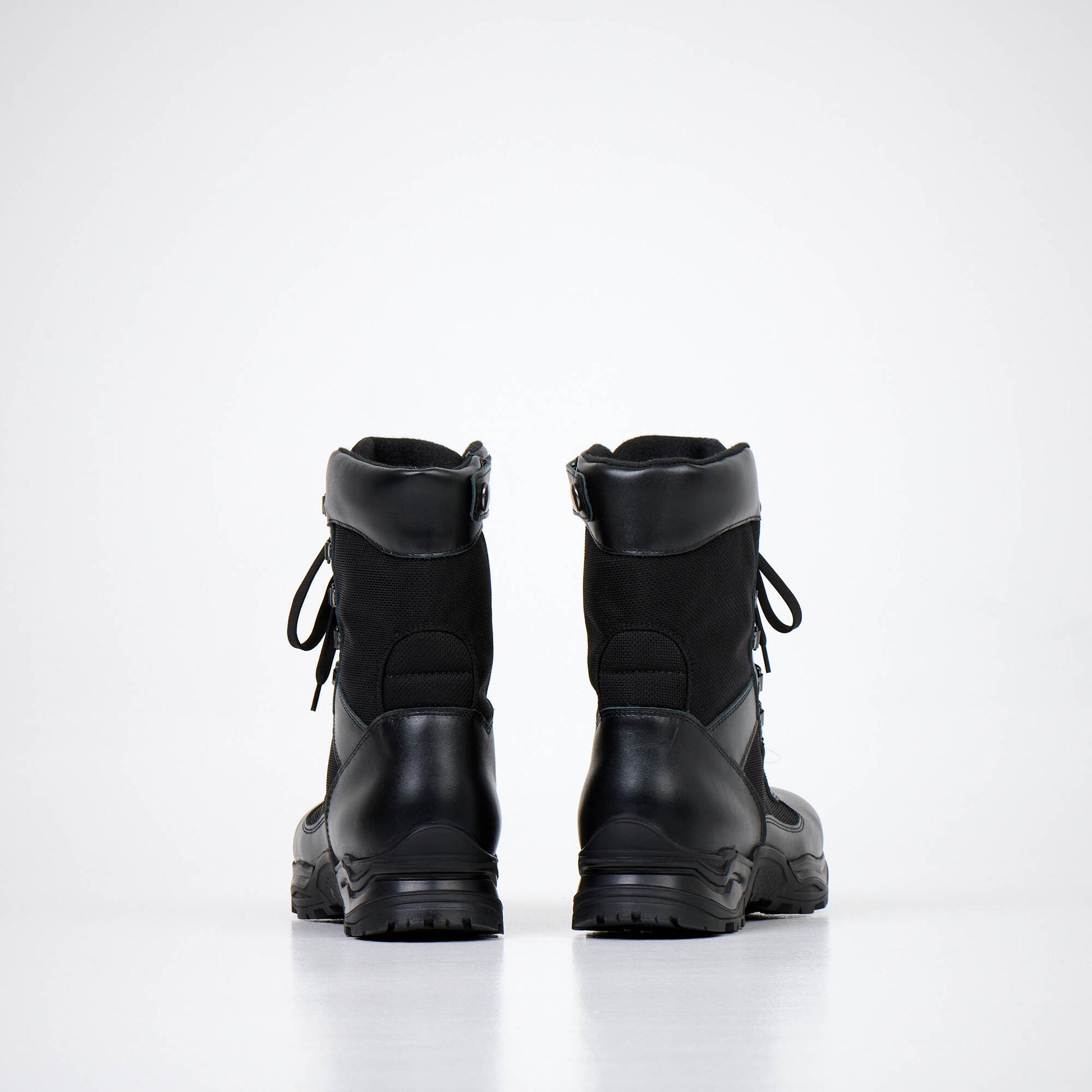 Samelin black desert boots with zipper featuring durable materials and stylish design
