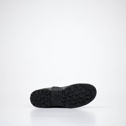 Samelin black desert boots with zipper featuring a rugged sole for enhanced traction