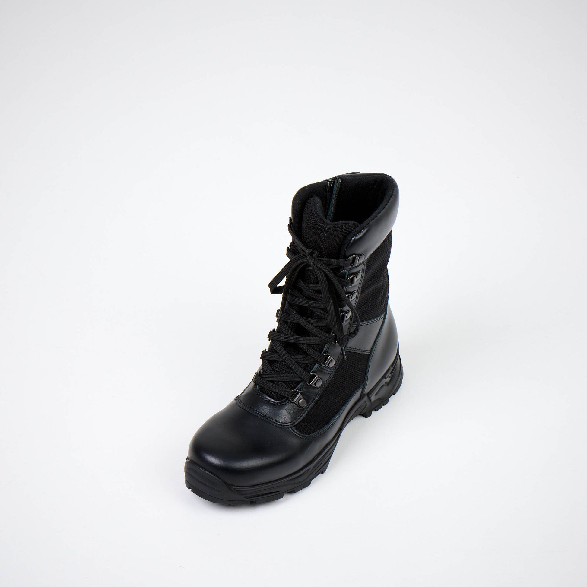 Samelin black desert boots with zipper designed for durability and comfort in rugged terrain