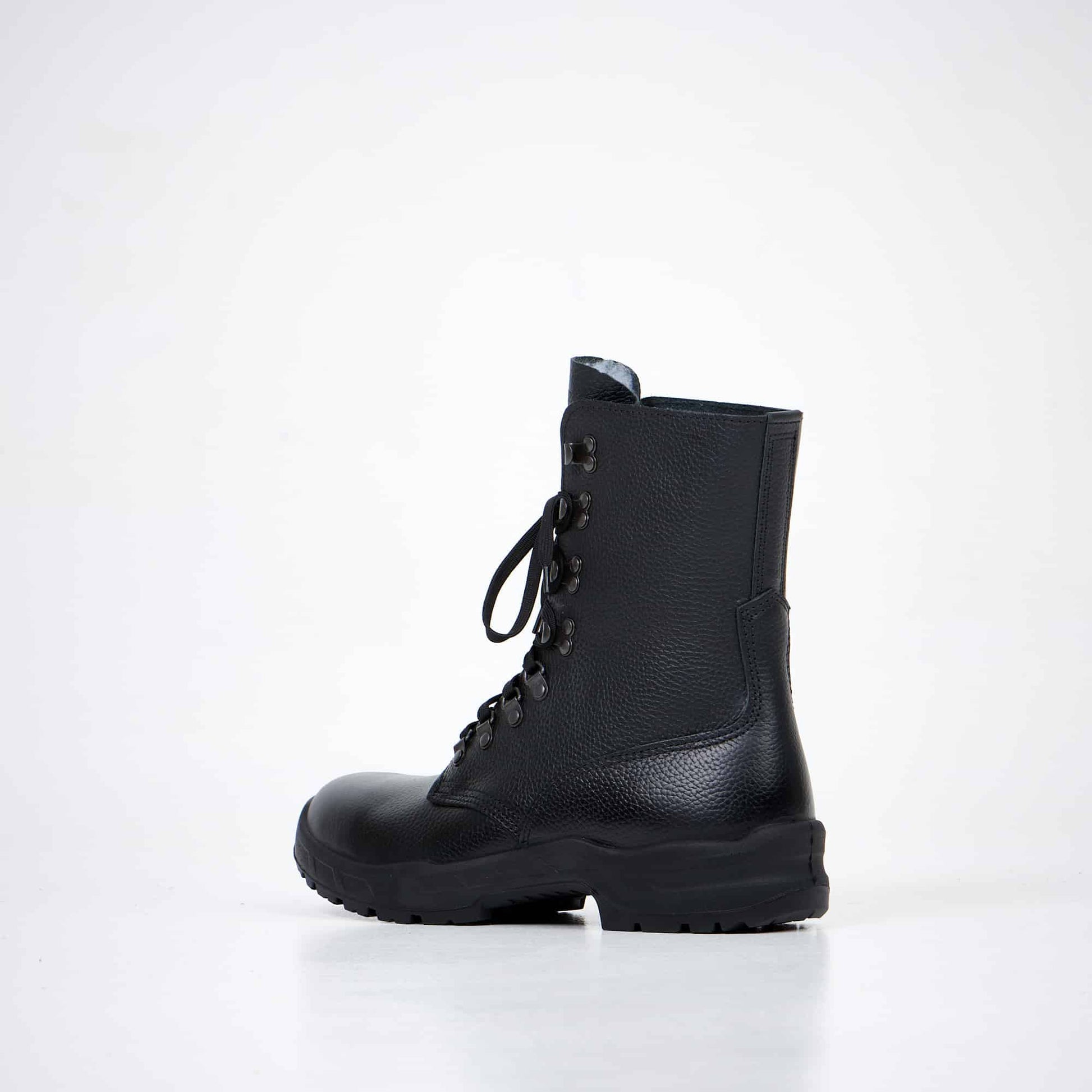Samelin black leisure travel boots with lace-up design and durable rubber sole